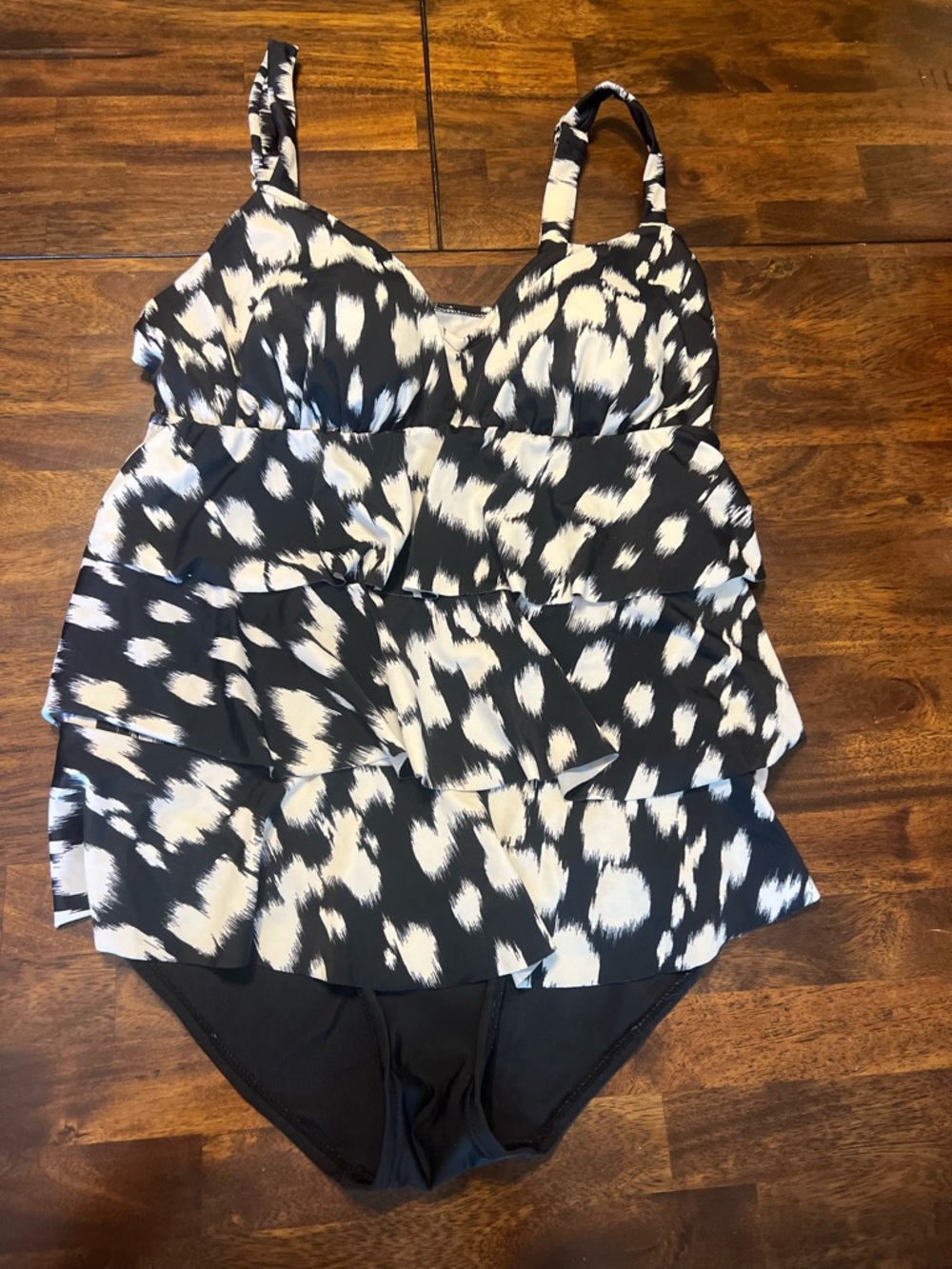 croft & barrow Black and White Lined Swimwear Piece